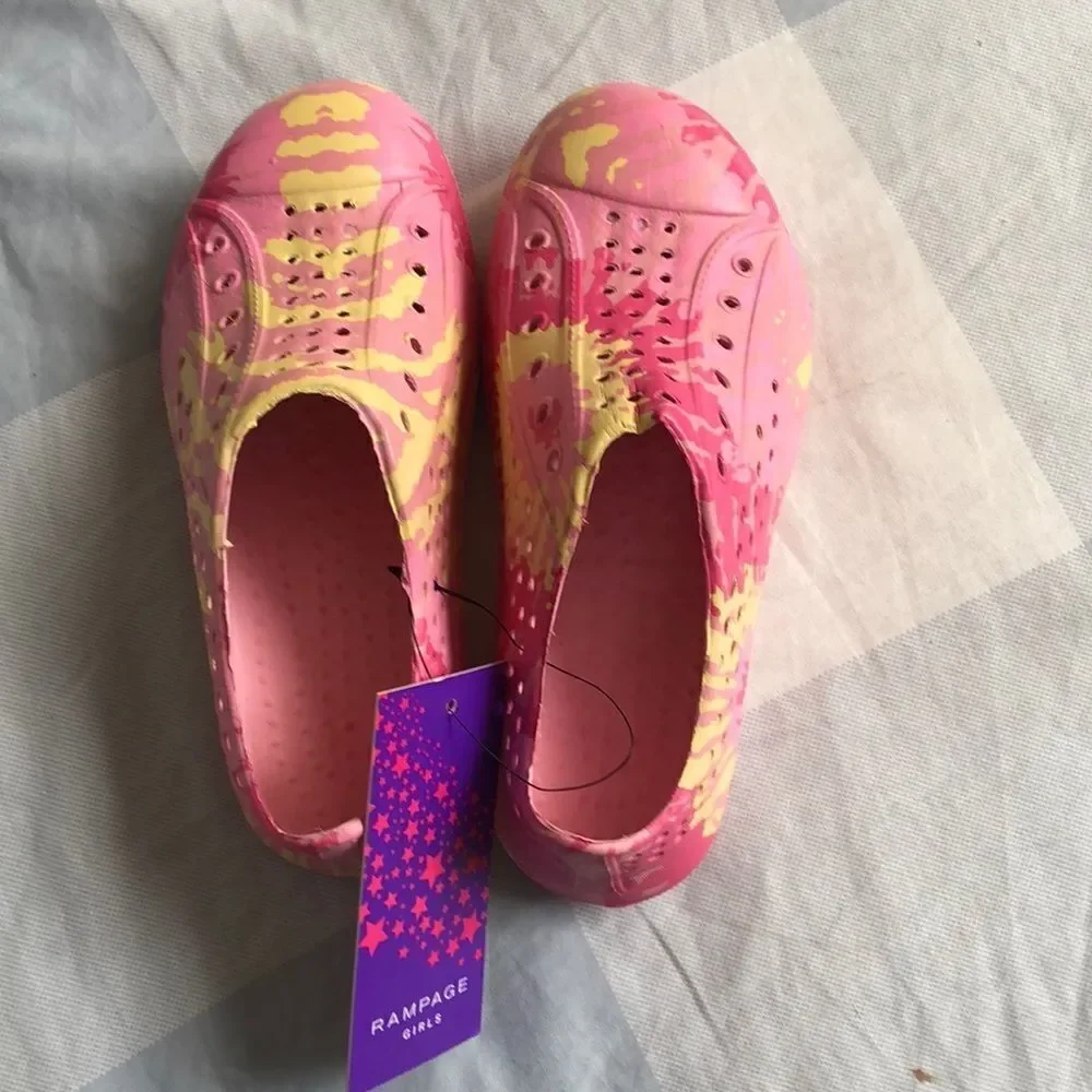 Rampage Water Shoes size 9/10 NWT